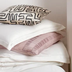 Savion Bedding - Blush 10 Savion Bedding - Blush -LOVESE Furniture Shop webimage 040002857 rv2 jpg