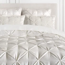 Avignon Bedding - Pearl