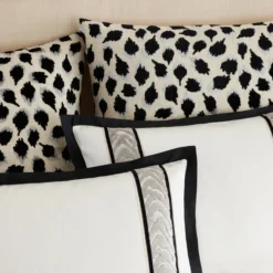 Gianna Frame Bedding - Grey/Black 5 Gianna Frame Bedding - Grey/Black -LOVESE Furniture Shop webimage 042319203 042333103 042324797 DTL