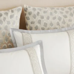 Gianna Frame Bedding - Silver 5 Gianna Frame Bedding - Silver -LOVESE Furniture Shop webimage 042322541 042313863 042379195 DTL