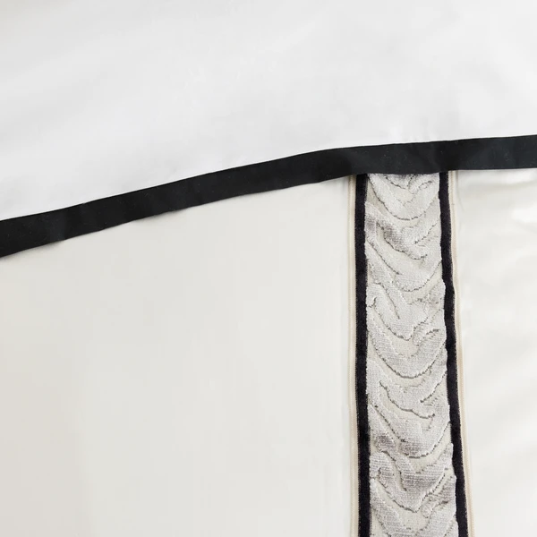 Gianna Frame Bedding - Grey/Black 2 Gianna Frame Bedding - Grey/Black - Image 2