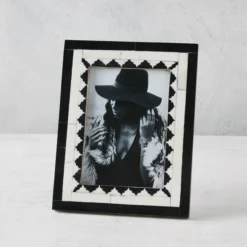 Nikki Chu - Zeek Frame