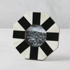 Nikki Chu - Ollie Frame