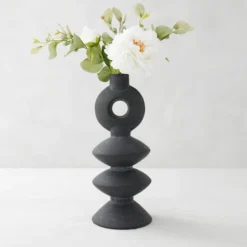 Yara Vase