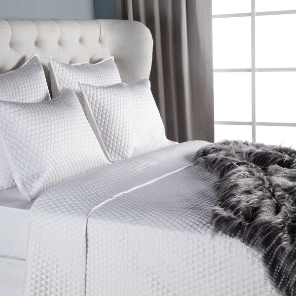 Avalon Bedding - White 2 Avalon Bedding - White - Image 2