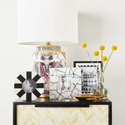 Nikki Chu - Maze Marble Frame -LOVESE Furniture Shop webimage Nikkichu FrameVignette 15 01 square